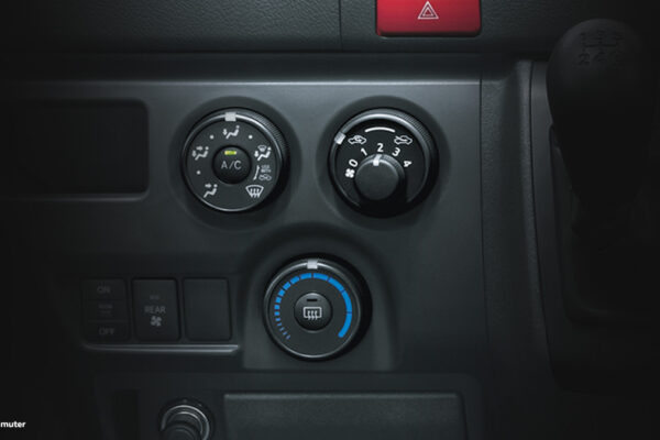 HIACE COMMUTER