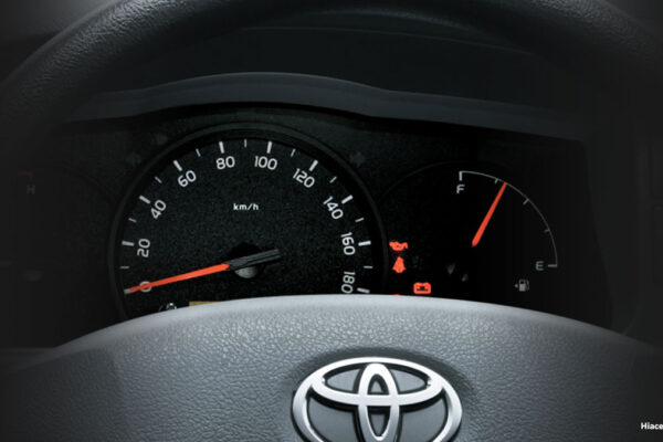 HIACE COMMUTER