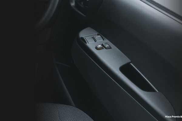 HIACE COMMUTER