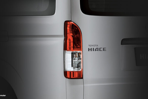 HIACE COMMUTER